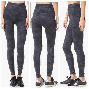 SPANX Black Camo Seamless Leggings Women’s Size Medium NWT Grey